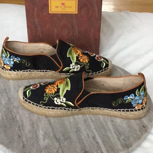 ETRO Black/Multicolor Embroidered Fabric Espadrille Flats. - Picture 9 of 10